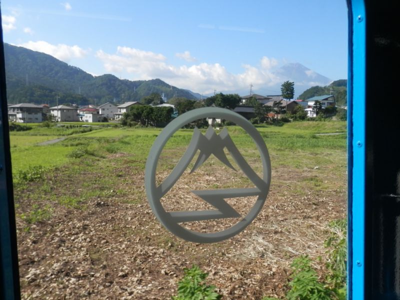 左の窓だけがきれいだった