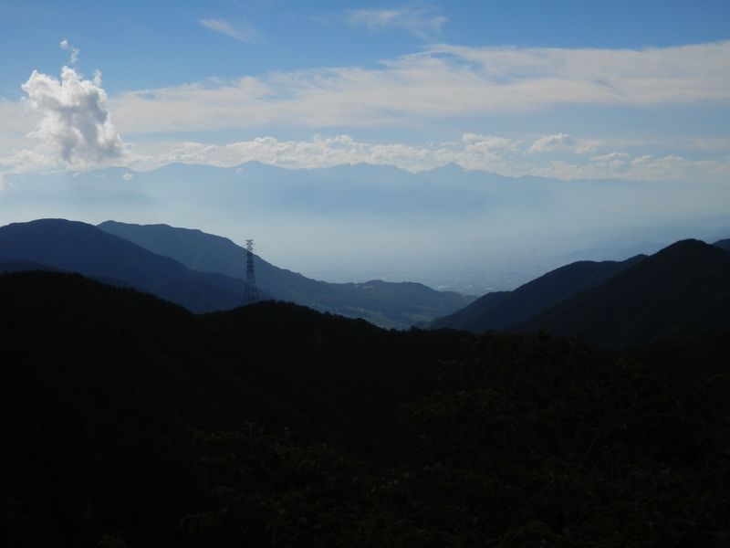 清八山より、白峰三山、仙丈ヶ岳、甲斐駒ヶ岳を望む