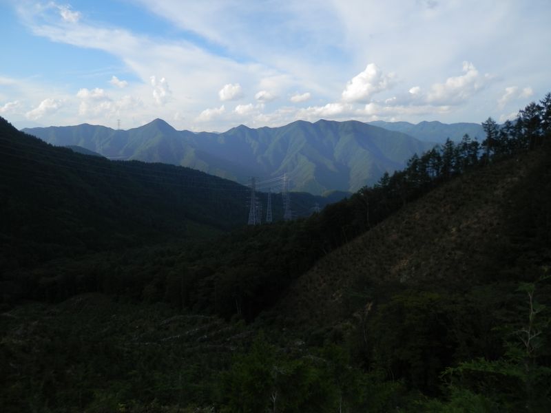 絶景。笹子雁ヶ腹摺山、お坊山、大蔵高丸ほか