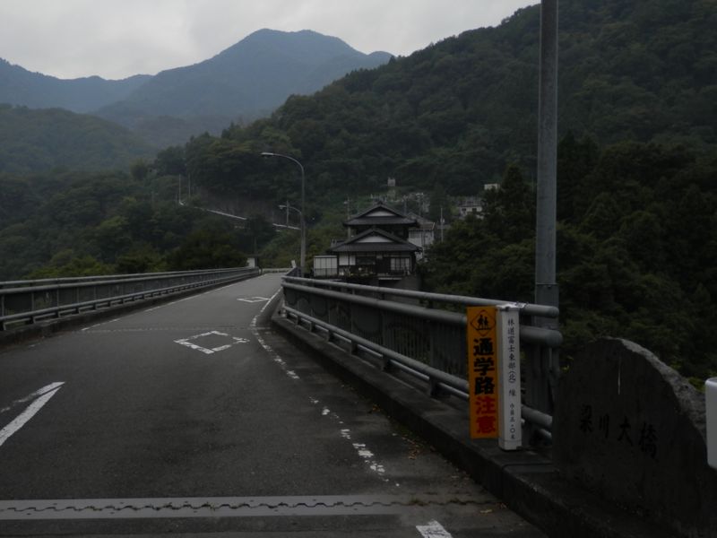 梁川駅前の梁川大橋