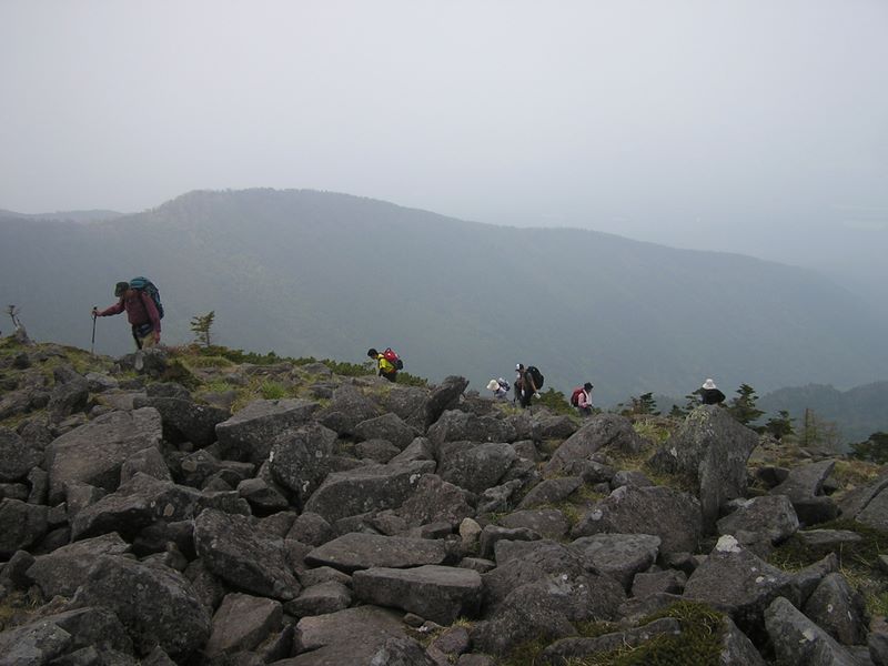 編笠山 -- 濃い霧で