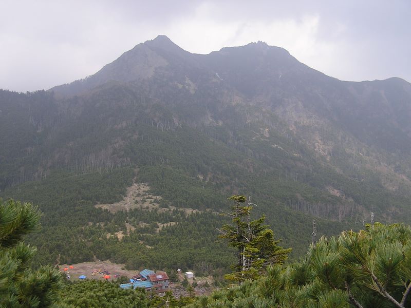 編笠山 -- 権現岳と青年小屋