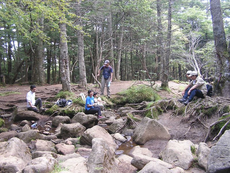 編笠山 -- 押手川は天上のせせらぎ公園