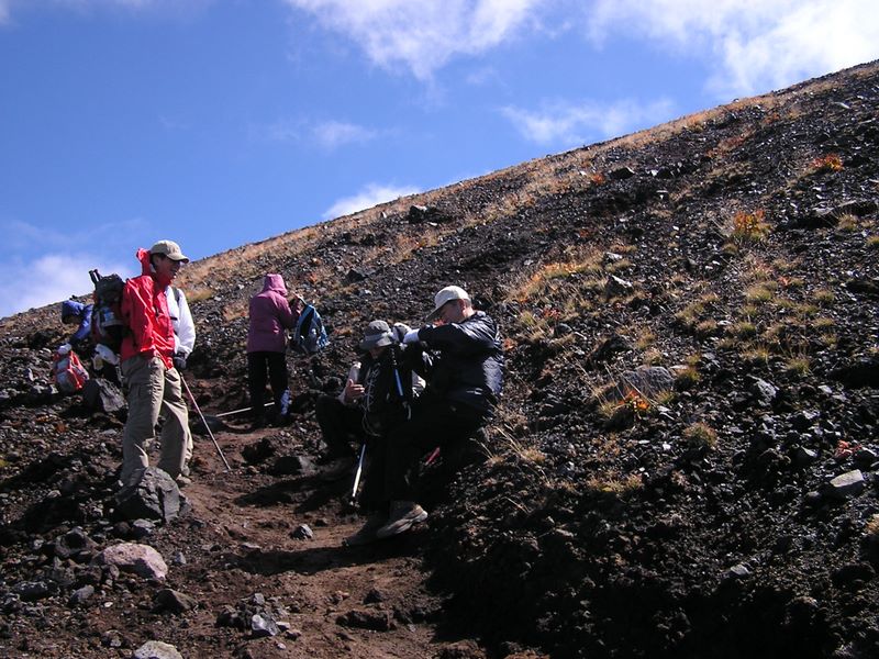 浅間山 -- 手袋、フードなどを着用する