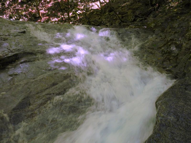 大滝沢左岸（向かって右）を慎重にへつる