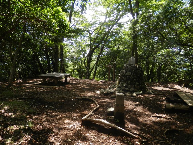 畦ヶ丸山頂には誰も来ていなかった
