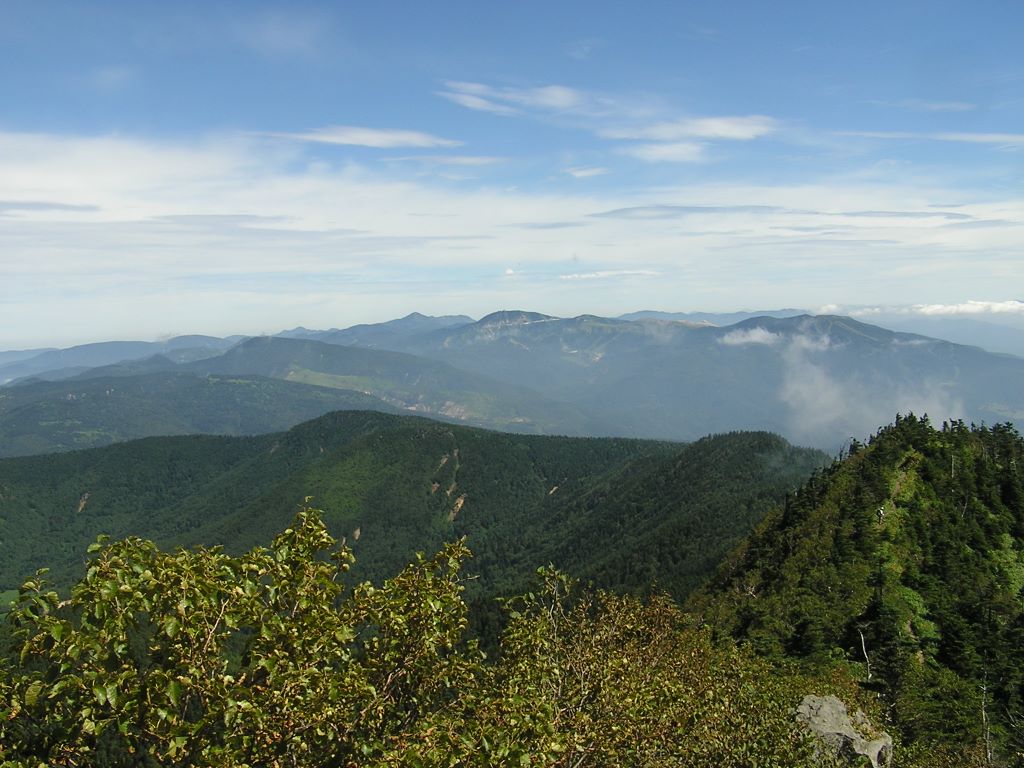 四阿山頂より、北東を望む
