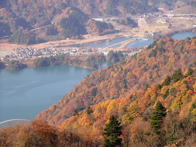 宮ヶ瀬湖と虹の大橋