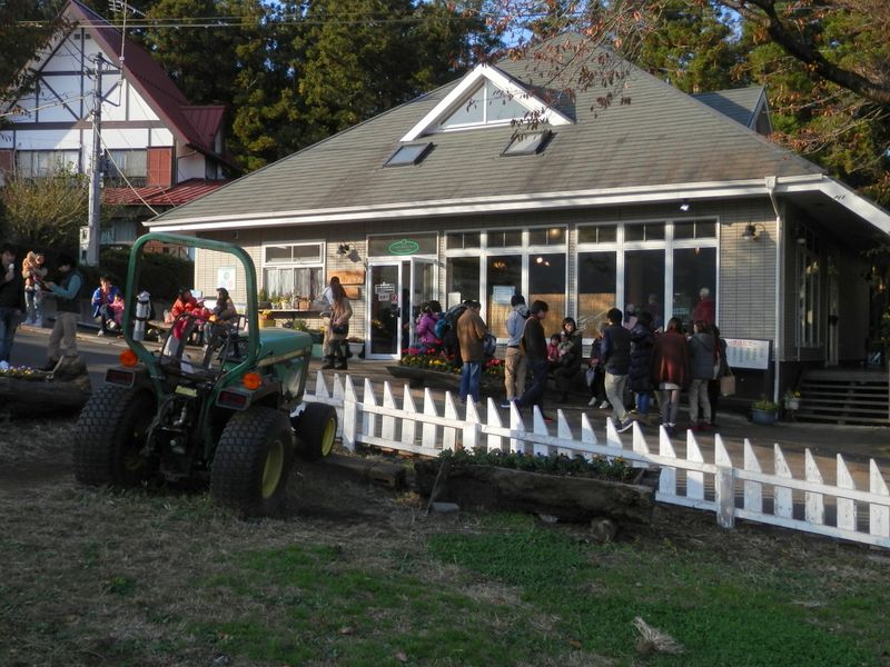 仏果山・高取山 -- アイスクリームがお目当ての訪問者たち