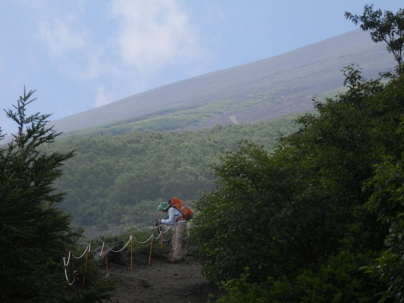 稜線が見え始めた