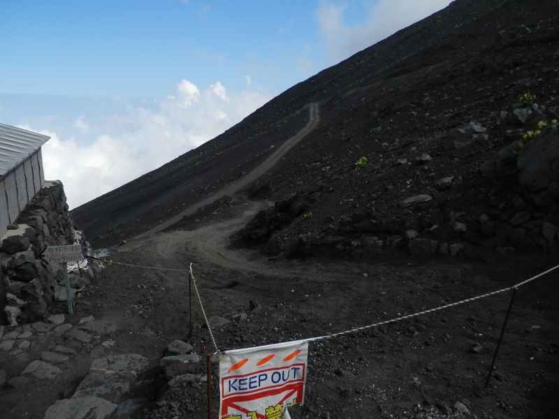 ブルドーザー専用部分は立入り禁止