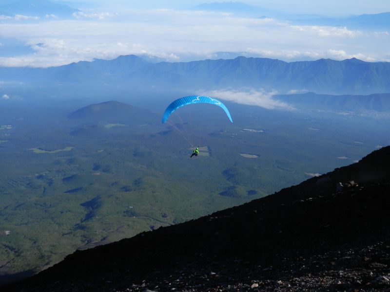 パラグライダー発進！