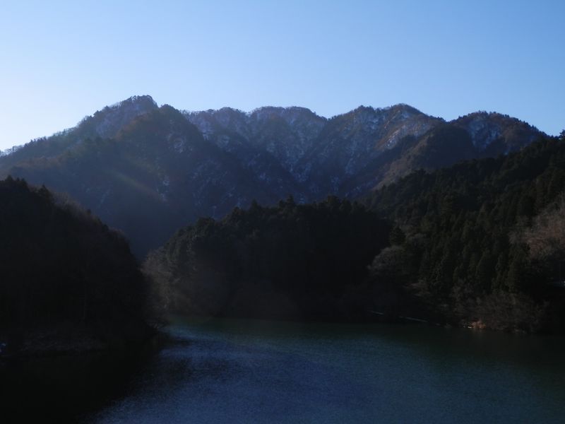 鍋嵐北尾根 -- 神秘の色