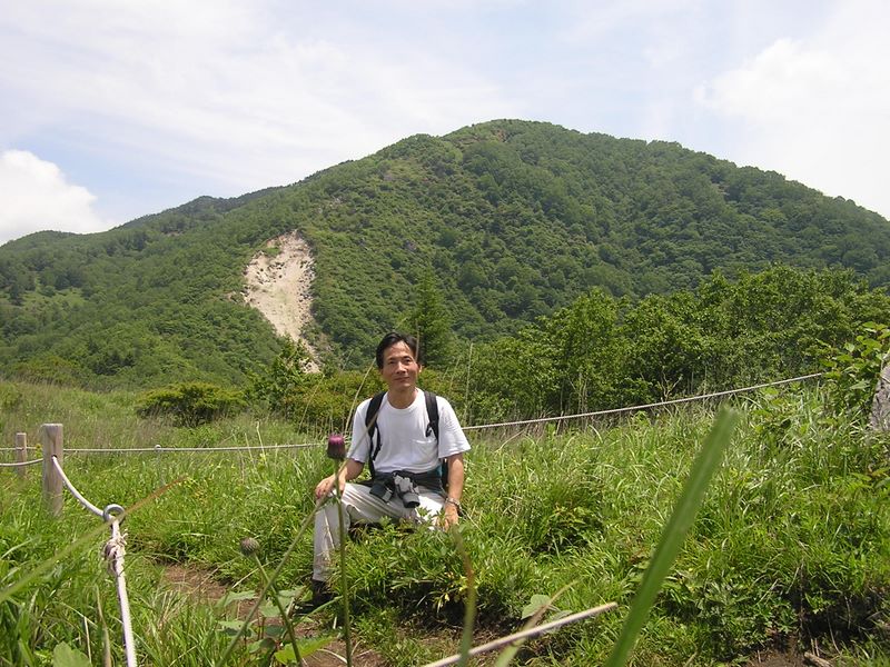 大蔵高丸・ハマイバ丸 -- 黒岳、白谷ノ丸をバックに