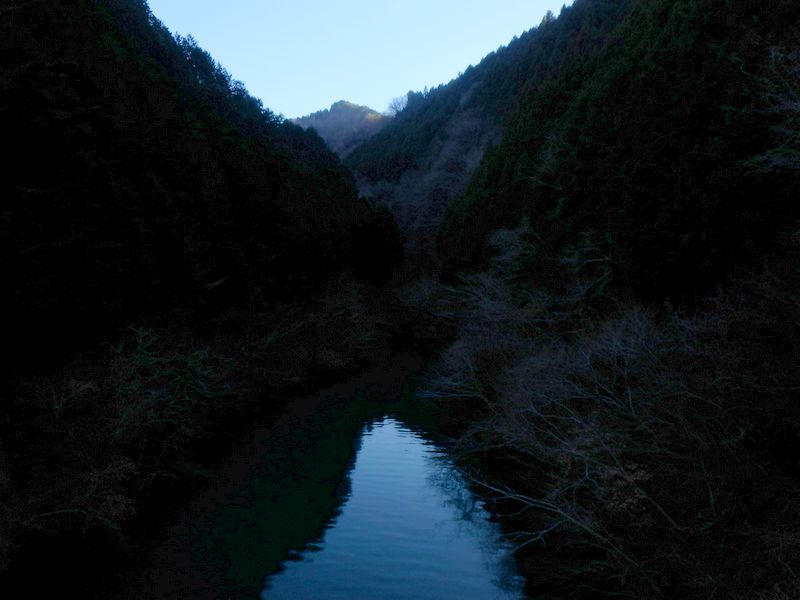 汁垂橋より汁垂沢を望む