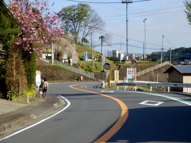 坂尻バス停（厚木方向行き）