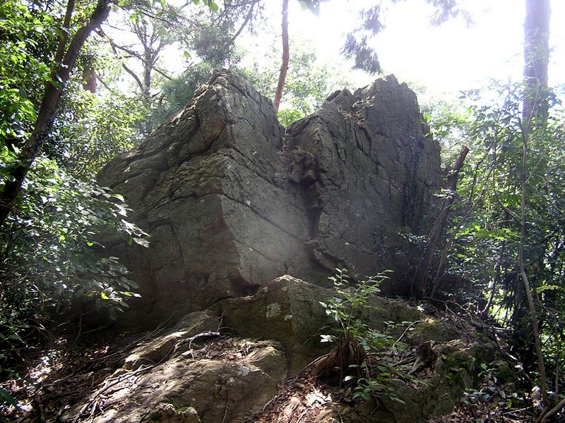日和田山 -- 富士見岩