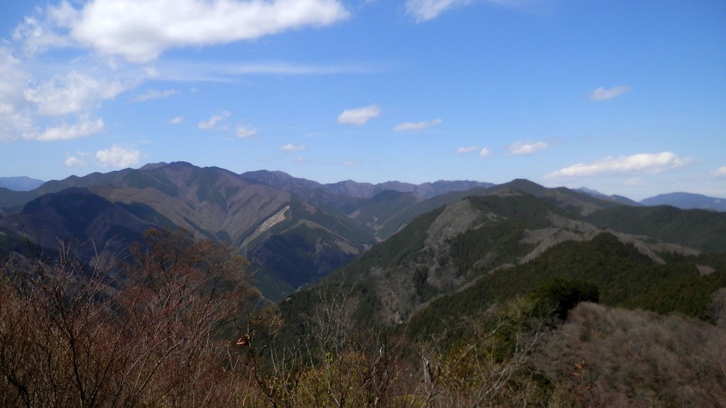 岩茸石山より、川苔山、有馬山稜、棒ノ折山など