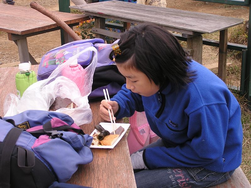 陣馬山・大名行列 -- 熱いおでん