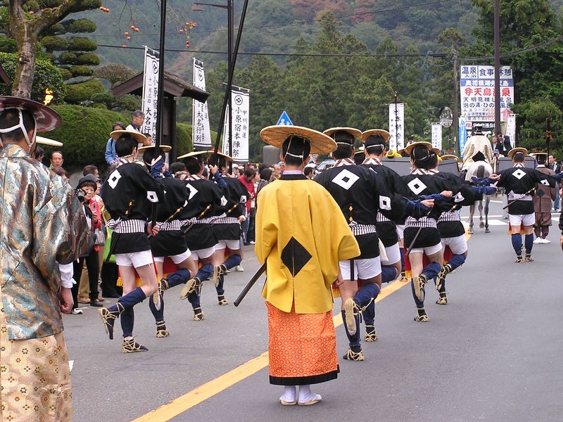 陣馬山・大名行列 -- とてもゆっくり進みます