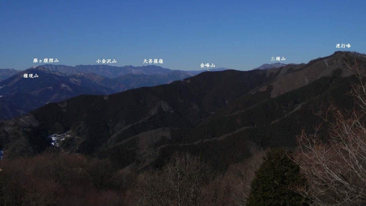 陣馬山頂より、西方を望む