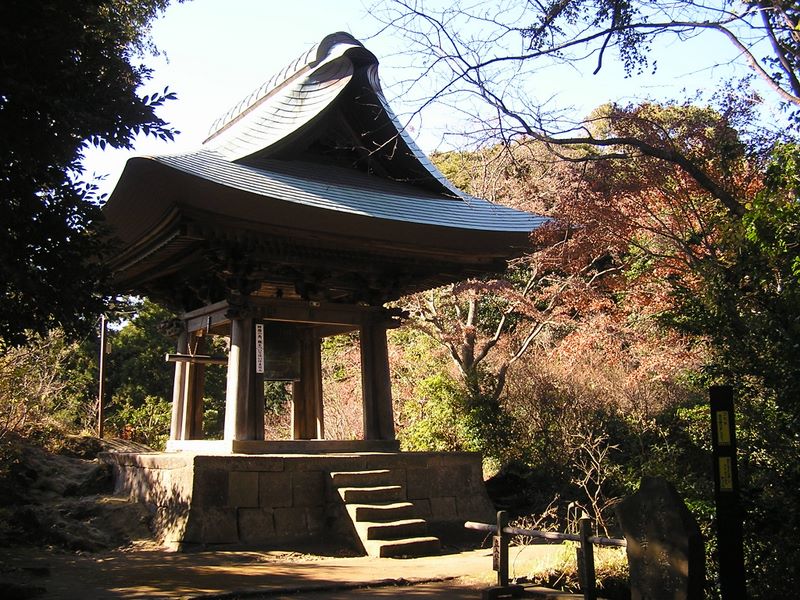 神武寺から鷹取山 -- 神武寺鐘楼