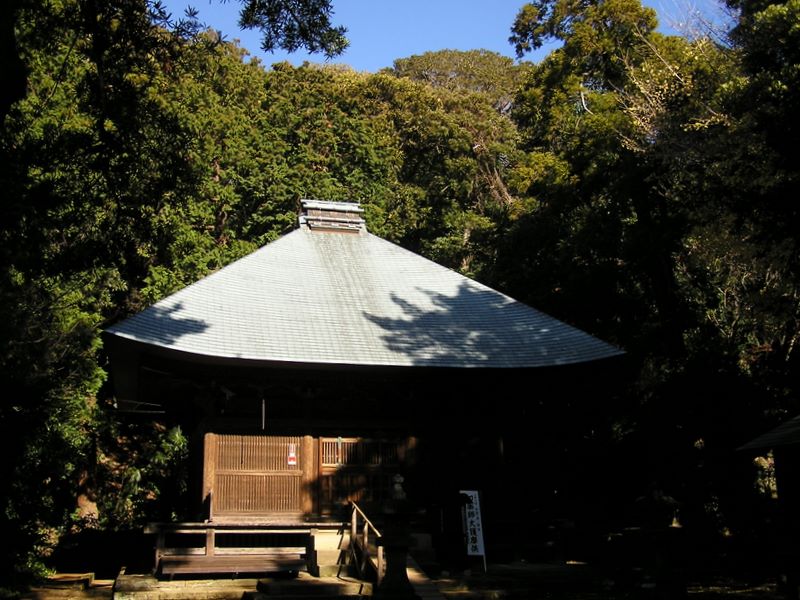 神武寺から鷹取山 -- 神武寺薬師堂