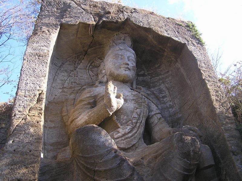 神武寺から鷹取山 -- 磨崖仏