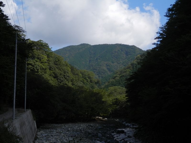あれが屏風岩山だろうか？