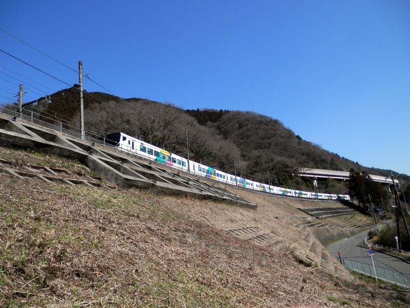 中央本線下り特急電車