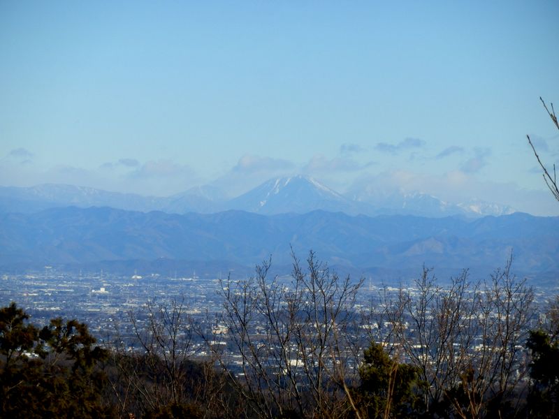 日光男体山を望む