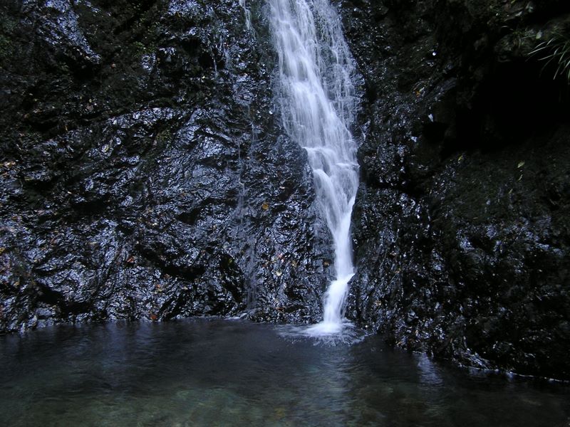 刈寄山 -- 金剛ノ滝の滝つぼ