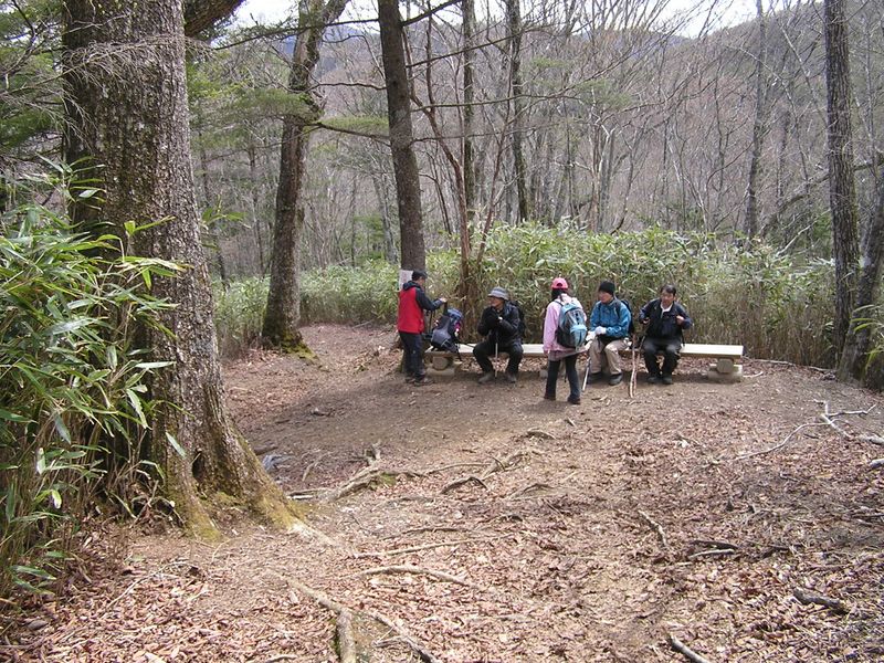笠取山 -- 一休坂で一休み