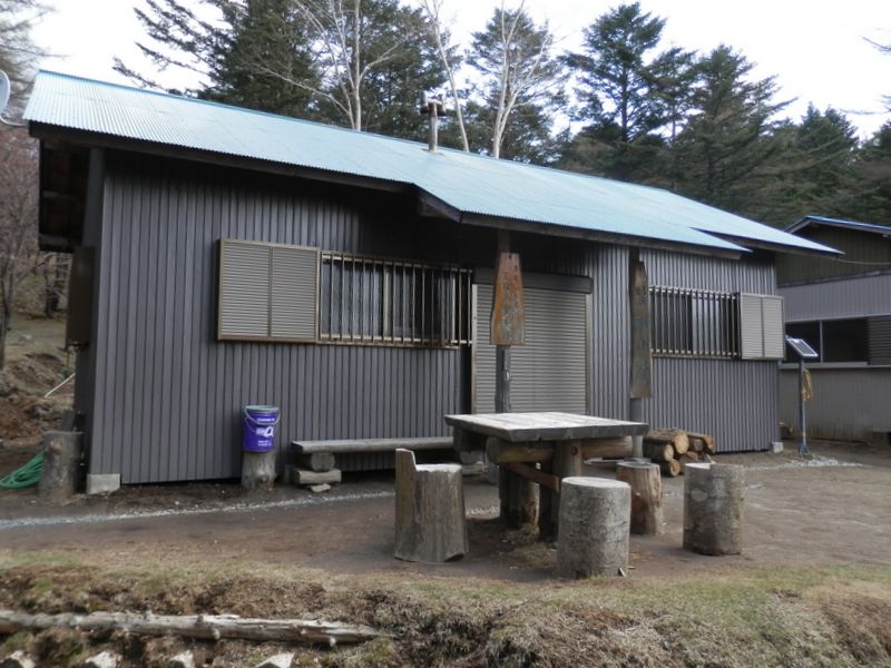 笠取山 -- 笠取小屋に到着