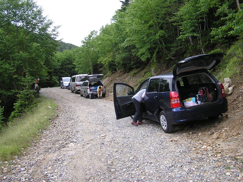 金峰山 -- 大弛峠の駐車場はすでに満杯