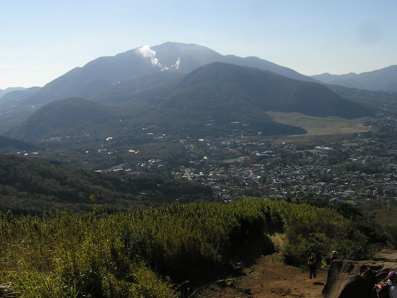 金時山 -- 大涌谷の白煙が見える
