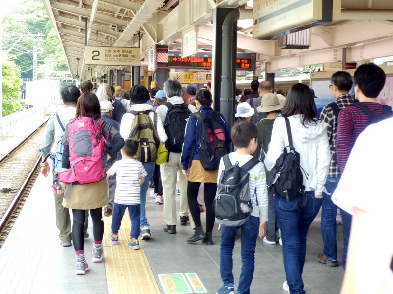 高尾山はすごい人出