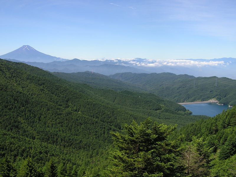 富士山と大菩薩湖