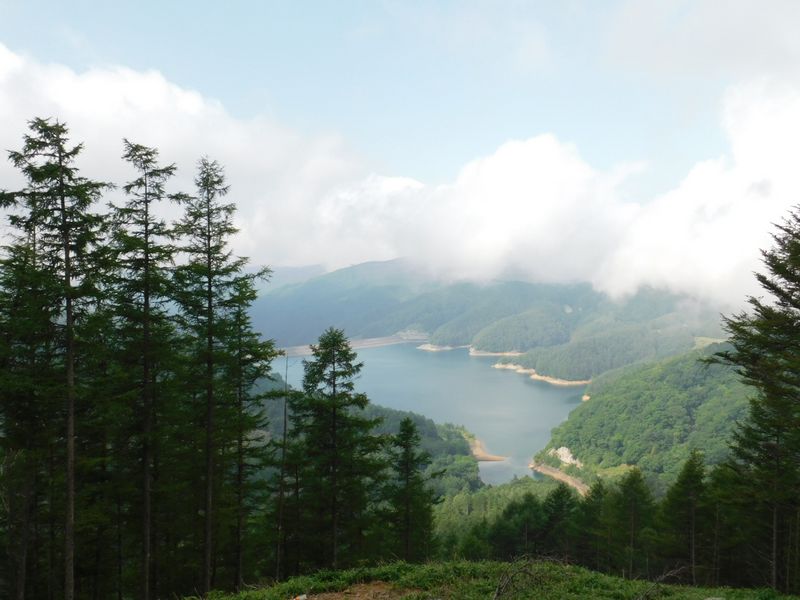 大菩薩湖を望む