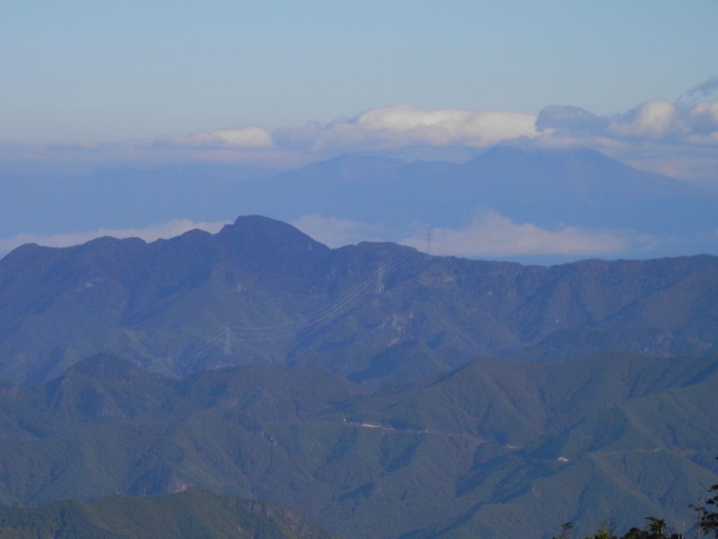 夢の庭園より、浅間山と黒斑山を望む
