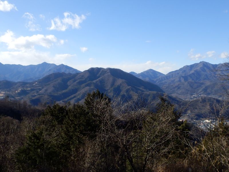 紺場休場より望む、高川山