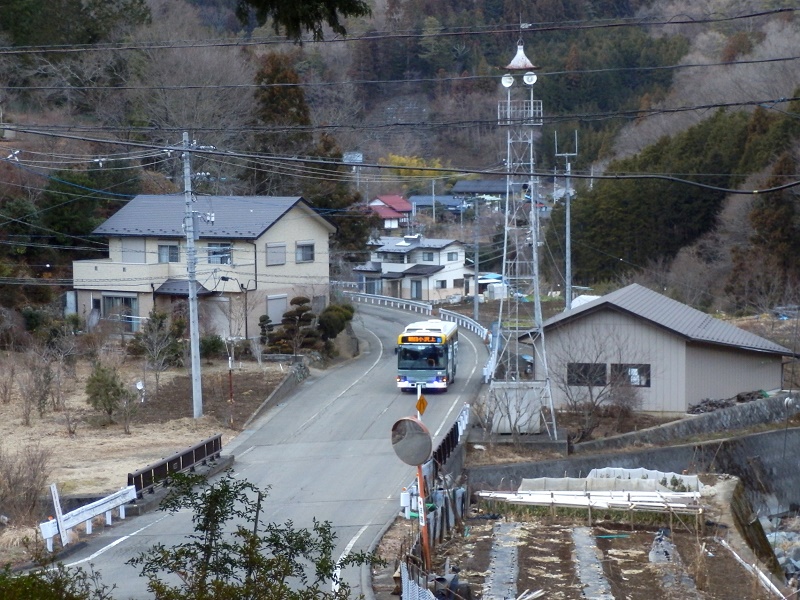 朝日小沢上行きのバス