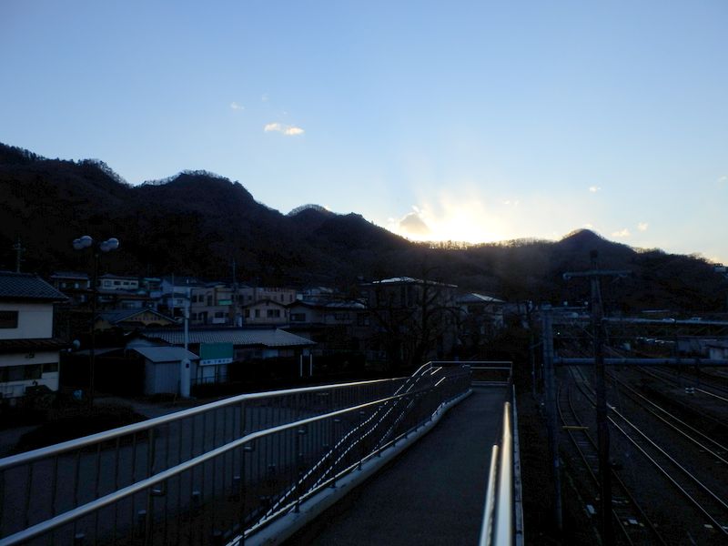 猿橋駅より、南西方向の山稜