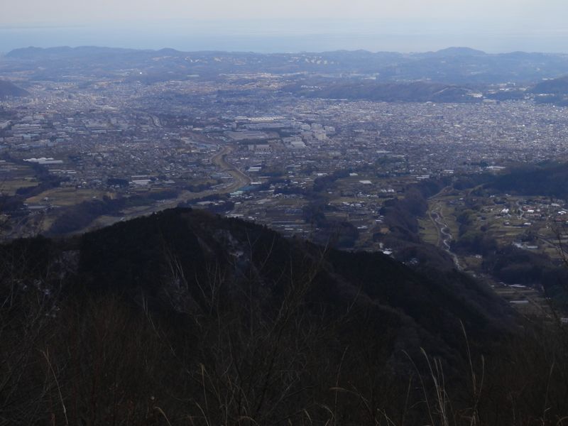 櫟山より、四十八瀬川と水無川を望む