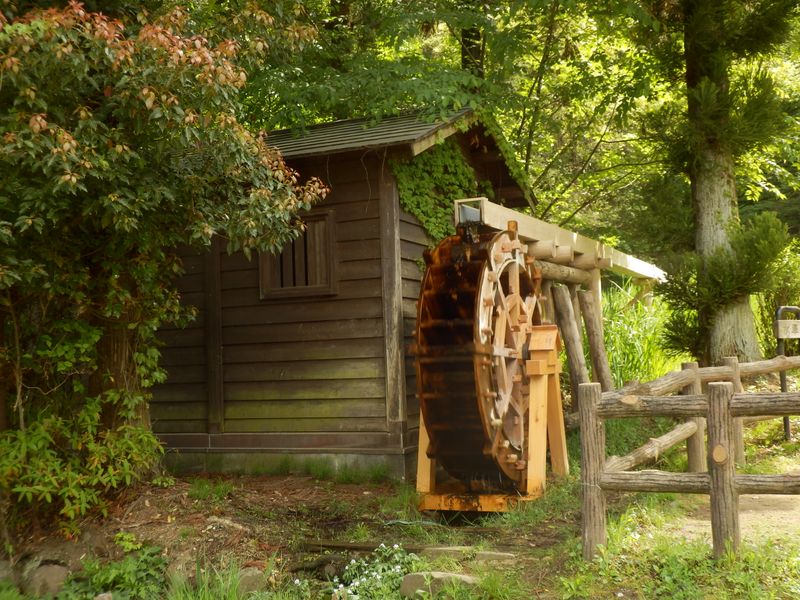 片倉城跡公園の水車小屋