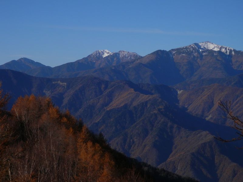 櫛形山 -- 悪沢岳、赤石岳、聖岳を望む