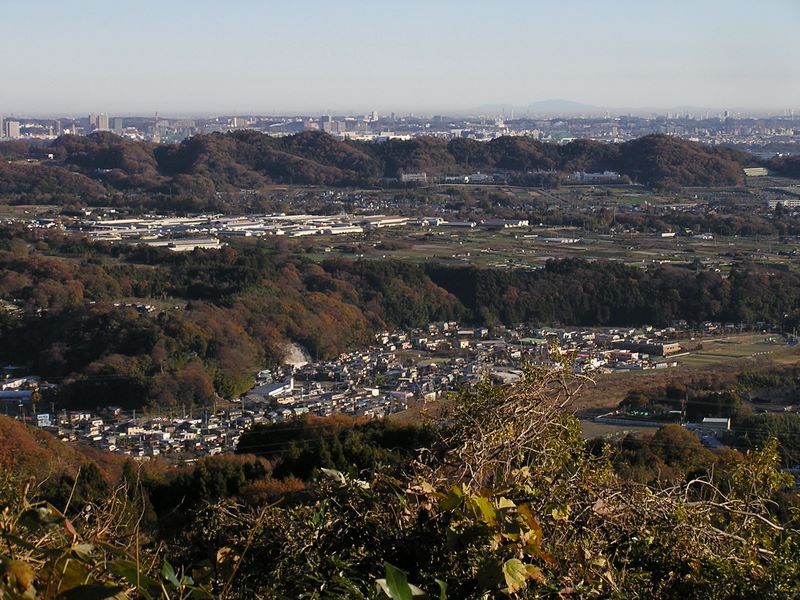 経ヶ岳・華厳山・高取山 -- 休憩所からの展望
