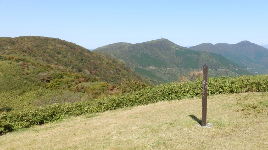 歩いて来た稜線