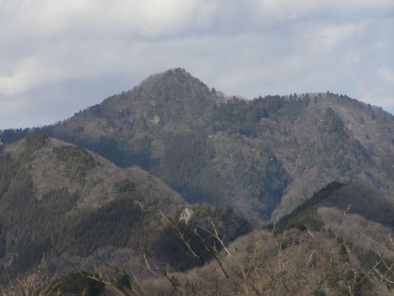 馬頭刈山頂より、大岳山を望む