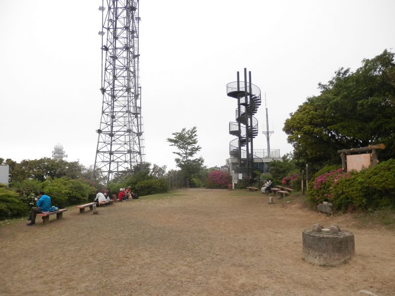 大楠山の山頂広場